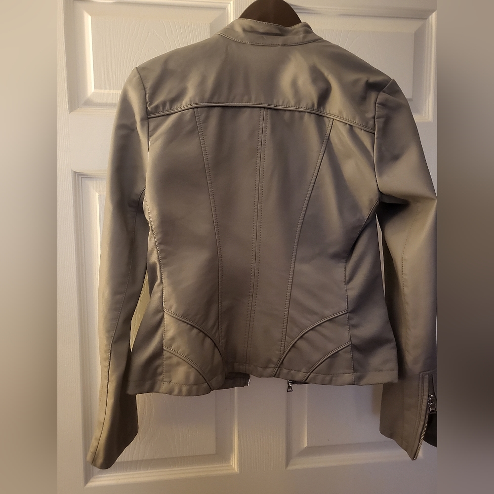 Trendy Gray Guess Moto Leather Jacket 🩶 - Picture 4 of 4